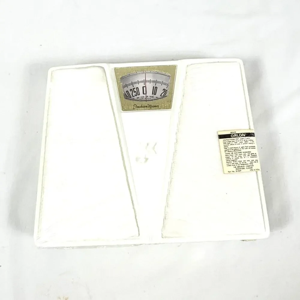 Penney’s Fashion Manor Bathroom Scale White Gold Vintage 1969 New Old Stock